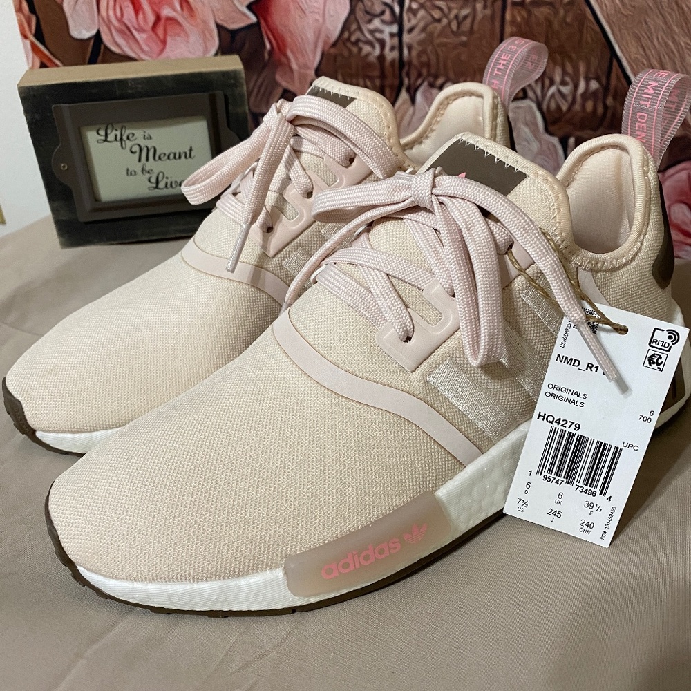 Adidas 7.5 NMD R1 Sneaker Wonder Quartz/Earth Strata/Super Pop HQ4279